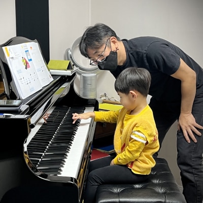 PIANO LESSONS